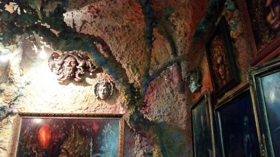 Büyülü Mağara Fantastik Sanat Galerisi